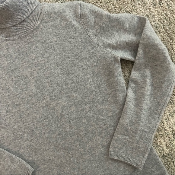 InCashmere Turtleneck Pullover Knit Sweater - Picture 10 of 10